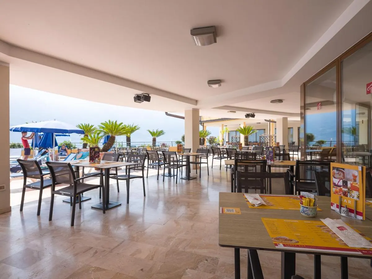 Hotel San Pietro Limone sul Garda