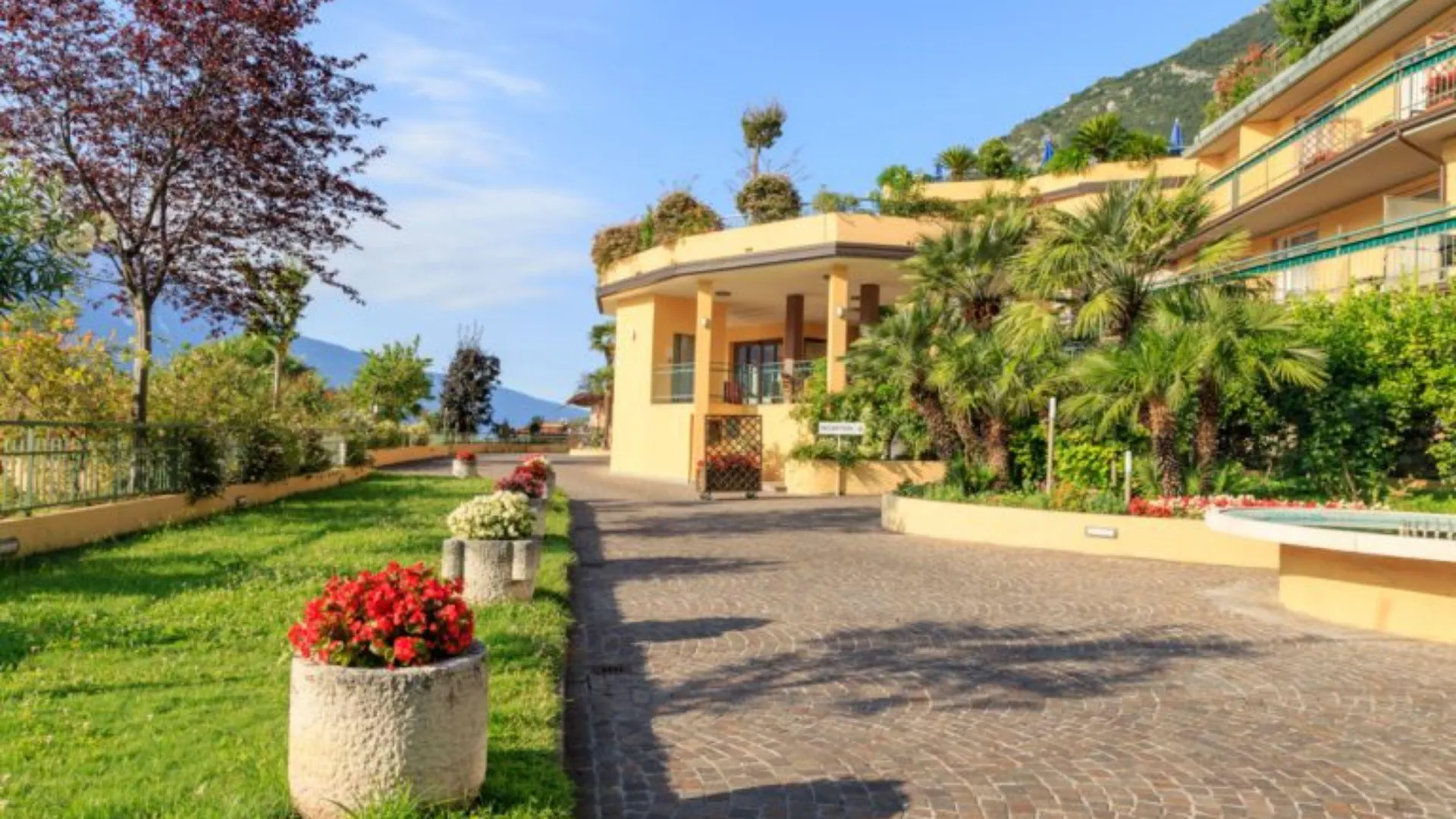 Hotel San Pietro Limone sul Garda