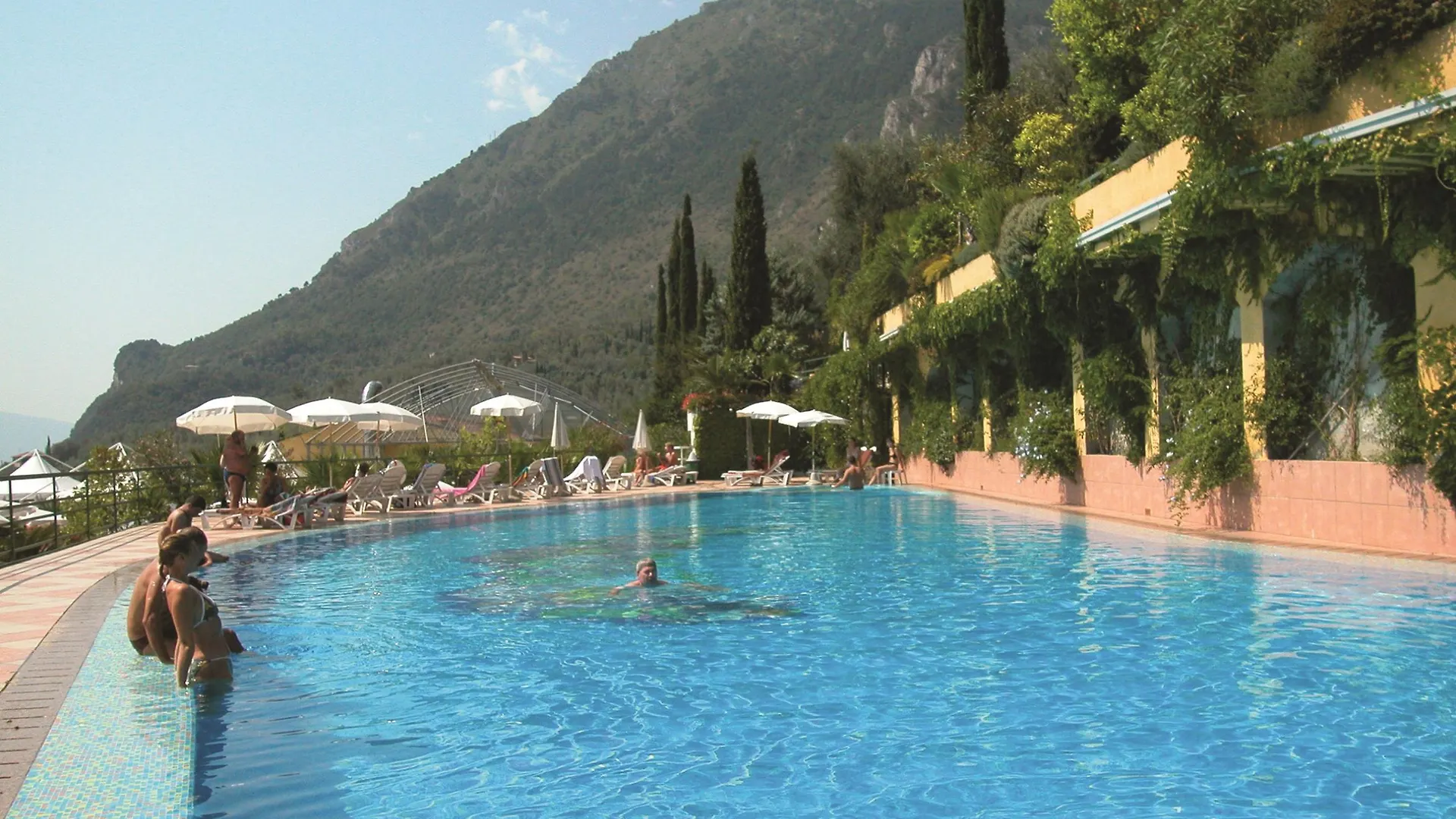 Hotel San Pietro Limone sul Garda 4*,  Itália