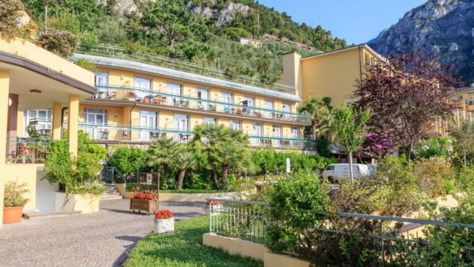 Hotel San Pietro Limone sul Garda
