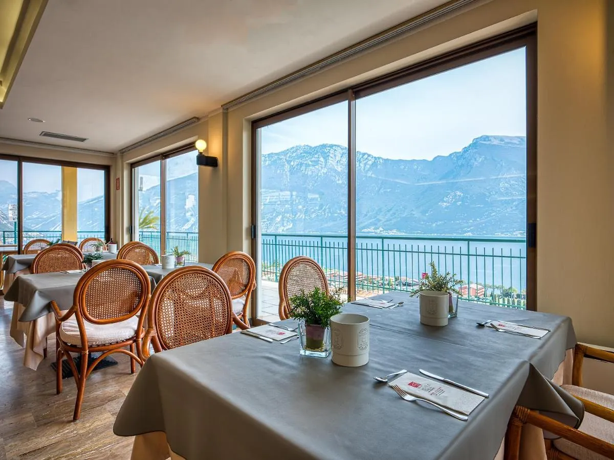 Hotel San Pietro Limone sul Garda 4*,